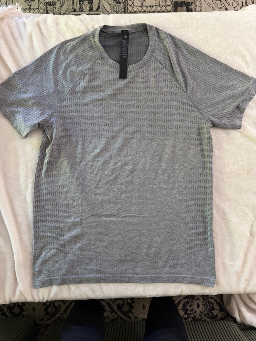 Lululemon Metal Vent Tech Short Sleeve Heather Grey, size medium